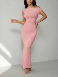 SHEIN PETITE فستان نسائي أنيق وردي فاتح بكتف مائل وتصميم غير متماثل وذيل سمكة طويل جداً، فستان ماكسي ضيق جذاب للحفلات، ملابس ضيفة الزفاف الصيفية، للنساء الصغيرات