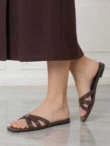 Sleekvia Ladies' Classic Simple Commute Dark Brown Strap With Gold Buckle, Comfortable Small Square Toe Flat Bottom Sandals, Suitable For Commuting, Vacation, Beach - dark brown - View 5