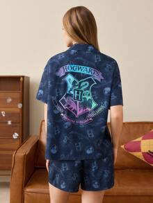 HARRY POTTER X SHEIN Set Piyama Atasan dan Celana Pendek Lengan Pendek Kancing Tunggal Motif Huruf untuk Wanita - Navy Blue - View 2