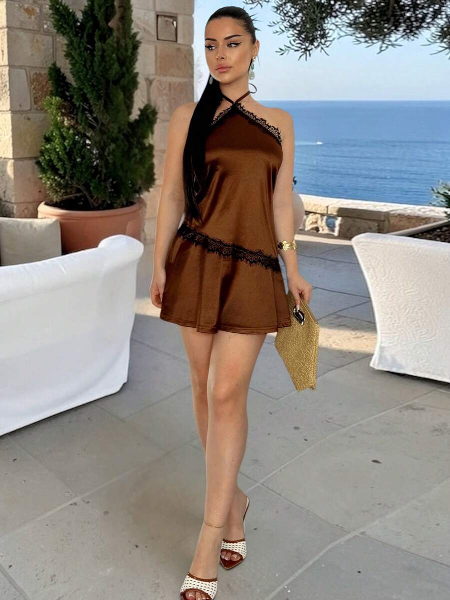 Vassilux 女款蕾絲拼接掛脖綁腰時尚約會迷你洋裝,優雅夏季款 - 咖啡棕 - 查看 1