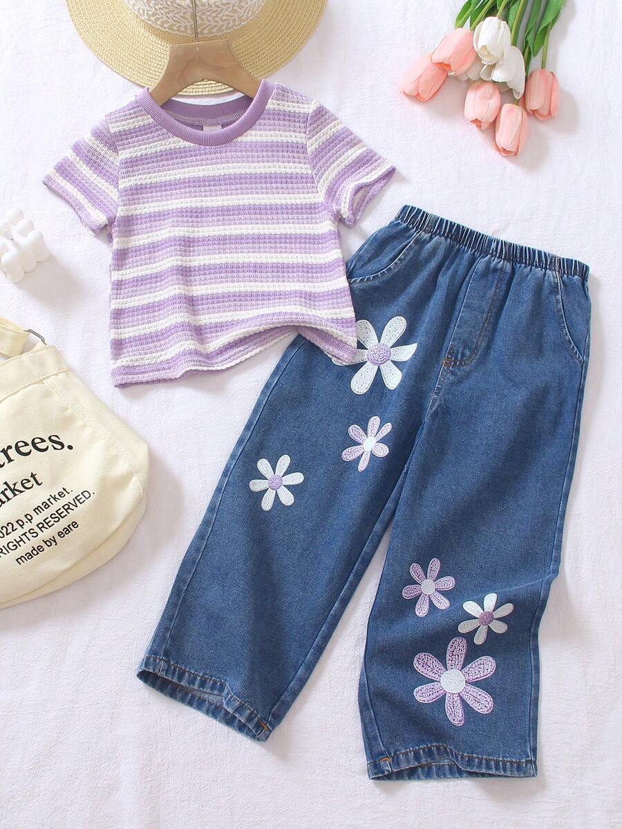 SHEIN Elladie kids 女童春夏新款休閒時尚T恤套裝,紫色針織條紋紋理圓領短袖T恤上衣搭配藍色休閒時尚牛仔長褲,正面花卉燙金印花裝飾,2件套,適合女童,可愛俏皮舒適,甜酷休閒時尚穿搭,適合日常穿著、上學、出遊、度假、派對、節日 - 紫色 - 查看 1