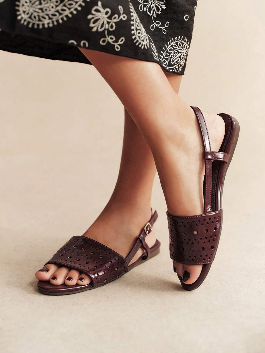 Rosivie Women's Bohemian Style Buckle Design Casual Flat Sandals Summer Shoes - Laser burgundy - View 1