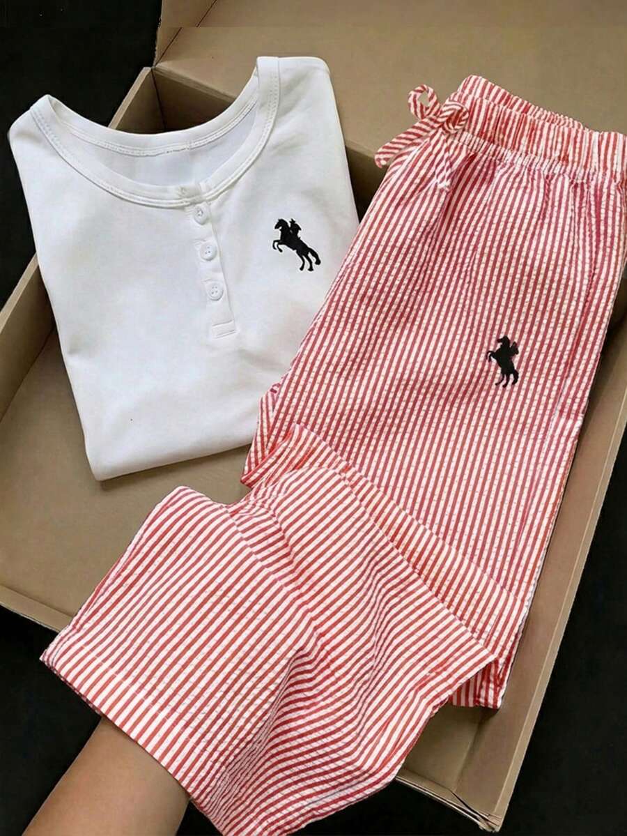 SHEIN Elladie kids 2件/套基礎休閒慵懶純色套裝，馬匹印花，不對稱下擺，側面抓皺設計，圓領短袖T恤，搭配黃色條紋紋理布料直筒褲，適合日常/戶外多種場合，春/夏/四季，幼女套裝，兒童日常舒適夏季穿搭，女童套裝