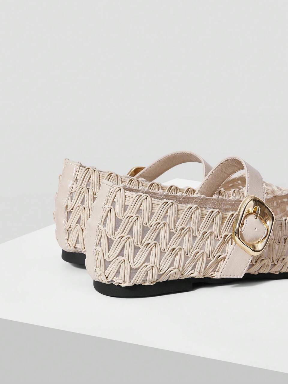 WOMEN  WOVEN RAFFIA SQURE FLATS