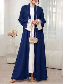 Al Najma Bata larga elegante con decoración de solapa en color contrastante y puños de encaje contrastante - azul real - Ver 7