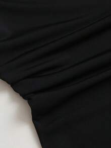 Sweetra تي شيرت نسائي ربيع/صيف أسود مزين بالدانتيل كتف غير متماثل ضيق متعدد الاستخدامات بأكمام طويلة - الأسود - مشاهدة 5