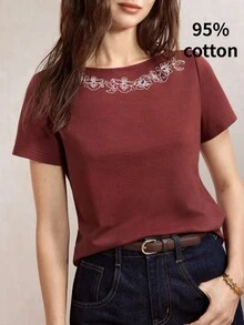 BizChic 酒紅色短袖刺繡T恤，優雅性感法式復古商務通勤約會休閒運動鄉村風日常度假萬聖節開學派對生日顯瘦百搭夏秋婚禮賓客特殊場合辦公室出遊海灘聚會社交購物下午茶旅行 - 酒紅色 - 查看 1