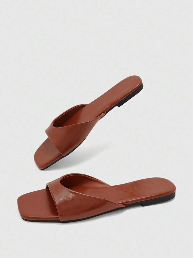 CUCCOO BIZCHIC Women's Simple Casual Generous Flat-Bottomed Slippers - Brown - View 3