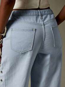 MISSGUIDED Jeans de pierna ancha de tiro bajo de denim rígido con detalles de tachuelas metálicas laterales - Lavado ligero - Ver 7