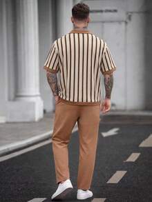 Manfinity CasualCool 男士菱形印花鈕扣前短袖襯衫與素色斜口袋長褲休閒套裝 男士兩件套棕色米色男士穿搭大地色系衣物 - 彩色 - 查看 2
