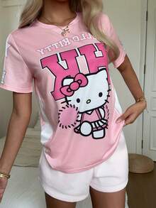 CovetEZ HELLO KITTY AND FRIENDS | SHEIN 女款夏季寬鬆圓領短袖T恤，休閒極簡運動街頭百搭，適合派對、機場、音樂節，數字英文字母學院風啦啦隊可愛貓咪印花圖案 - 彩色 - 查看 7