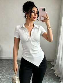 SHEIN Raffinéa 時尚簡約優雅純色翻領半鈕扣側抓褶設計高彈力針織羅紋女款短袖T恤 - 白色 - 查看 6