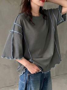 FRIFUL 女款寬鬆休閒對比色條紋圓領落肩上衣，百搭海灘穿搭校園風 - 深灰色 - 查看 3