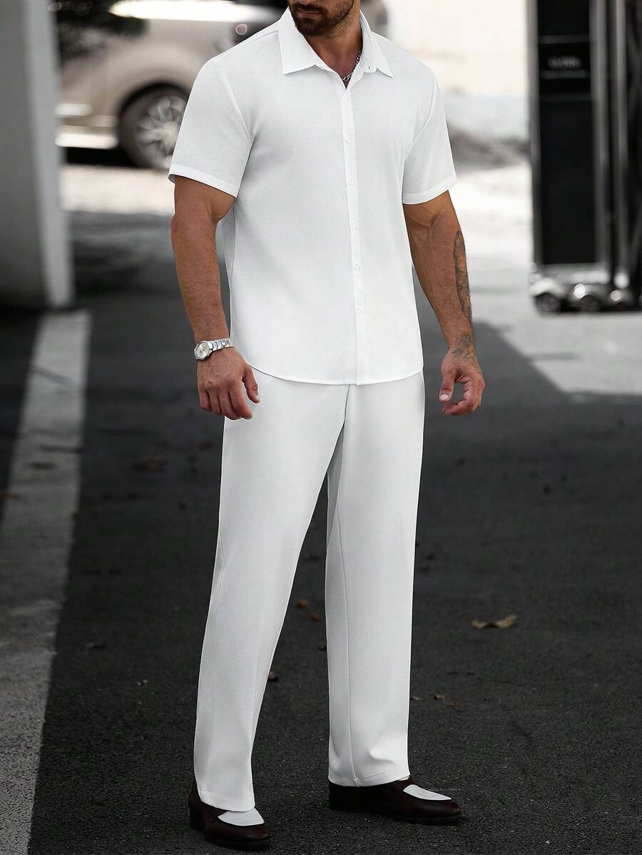Manfinity CasualCool 男士純色單排扣短袖襯衫與口袋長褲套裝 - 白色 - 查看 1