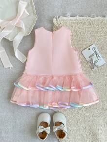 SHEIN Glamorique Kids 女嬰無袖粉色緞面柔軟薄紗漸層緞帶波浪裙襬洋裝，適合嬰兒生日派對、週歲宴會、家庭聚會、婚禮、日常出遊、拍照、夏季洋裝、畢業舞會洋裝 - 粉色 - 查看 4