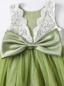 SHEIN Glamorique Kids 女童無袖洋裝，白色蕾絲背部設計搭配綠色柔軟網紗裙襬，可拆式蝴蝶結，適合生日派對、婚禮花童、家庭聚會、畢業舞會等正式場合，亦可日常度假穿著，兒童攝影，清新儀式感 - 綠色 - 查看 6