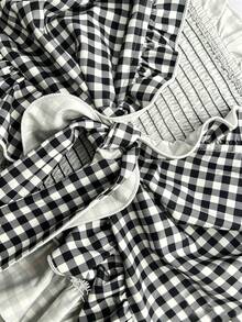 SHEIN LUNE CURVE 大尺碼女款性感商務休閒 70 年代度假風夏季黑白印花露肩荷葉邊下擺前領蝴蝶結裝飾襯衫 早午餐穿搭 - 黑與白 - 查看 6