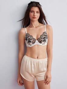 Elorette Floral Embroidery Underwire Bra Lingerie For Dailywear - Black and White - View 4