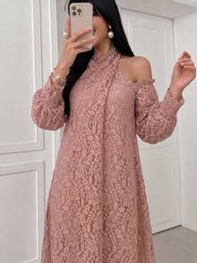 Al Najma 女款粉色編織蕾絲扭結掛脖蘑菇鈕扣長袖優雅浪漫阿拉伯風洋裝 - 粉色 - 查看 4