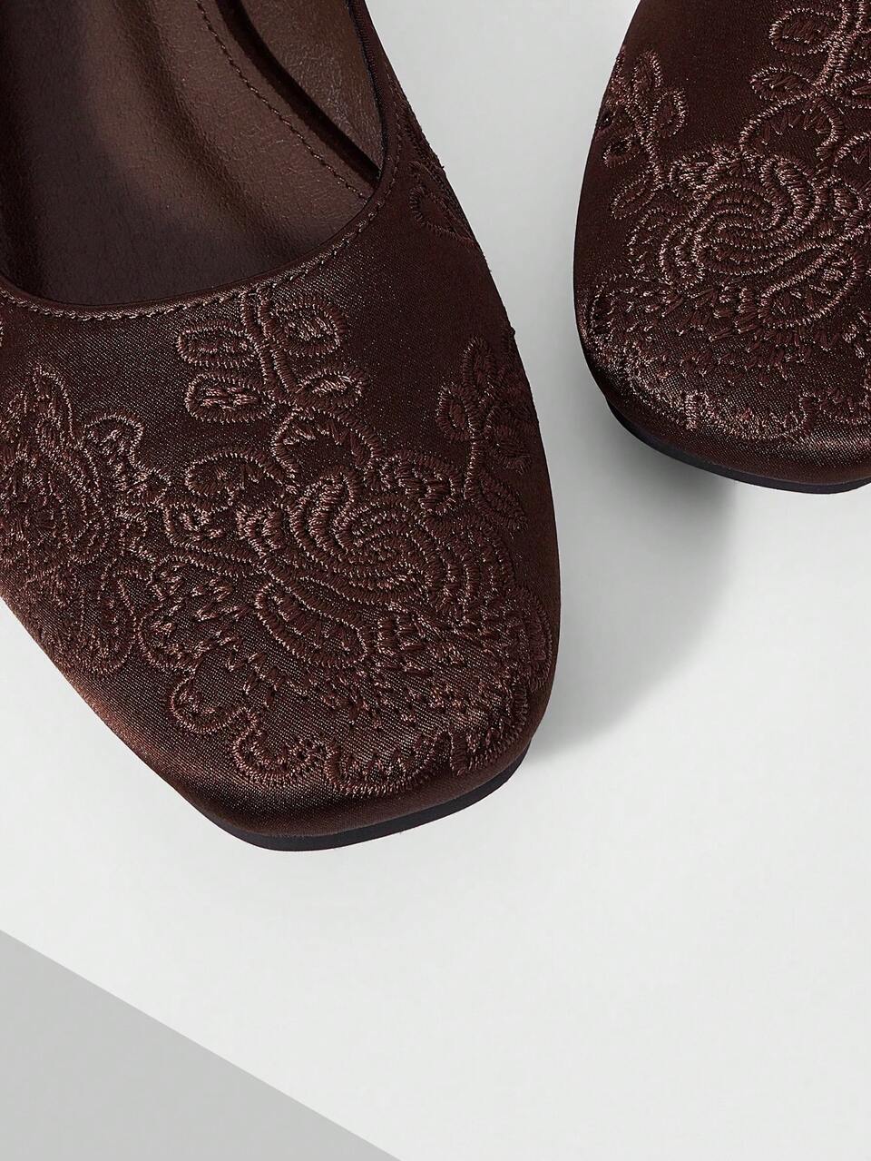 WOMEN ELEGANT VERSATILE COMMUTING VELVET FLORAL EMBROIDERY BUCKLE STRAP FLATS FOR CHRISTMAS VALENTINE'S DAY SPRING SHOES