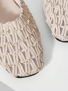 MOTF WOMEN  WOVEN RAFFIA SQURE FLATS - Beige - View 4