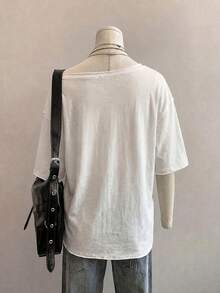 SHEIN EZwear 95%棉女款休閒露肩T恤，復古賽車圖案，Y2K風格，夏季服飾，外出穿搭，休閒街頭風，百搭學院風，適合日常通勤、約會、派對，秋冬春夏皆宜，聖誕節、新年、感恩節、婚禮適用 - 白色 - 查看 6