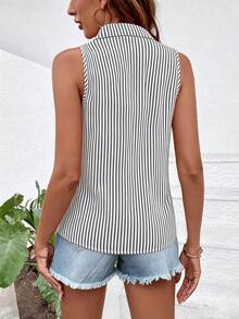 SHEIN Holidaya 女款夏季法式優雅通勤翻領無袖寬鬆百搭黑白條紋休閒開襟襯衫，適合辦公工作 - 黑與白 - 查看 2