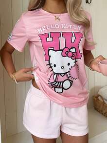 CovetEZ HELLO KITTY AND FRIENDS | SHEIN 女款夏季寬鬆圓領短袖T恤，休閒極簡運動街頭百搭，適合派對、機場、音樂節，數字英文字母學院風啦啦隊可愛貓咪印花圖案 - 彩色 - 查看 6