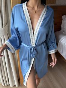 DAZY 夏秋度假風編織帶拼接亮面緞面女款睡袍睡衣 - 藍色 - 查看 5
