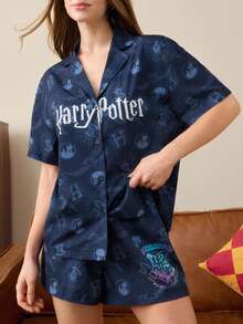 HARRY POTTER X SHEIN Set Piyama Atasan dan Celana Pendek Lengan Pendek Kancing Tunggal Motif Huruf untuk Wanita - Navy Blue - View 4