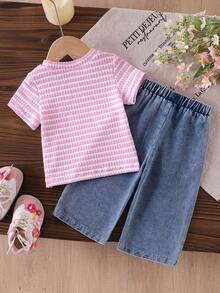 SHEIN Playful Pals 嬰兒/幼兒（女童）粉色針織提花短袖T恤上衣與藍色牛仔長褲花卉套裝，時尚休閒蝴蝶結套裝 - 粉色 - 查看 3