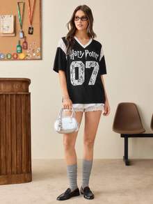 HARRY POTTER X SHEIN 女款V領字母與數字印花休閒百搭日常短袖T恤 - 黑色 - 查看 3