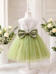 SHEIN Glamorique Kids 女童無袖洋裝，白色蕾絲背部設計搭配綠色柔軟網紗裙襬，可拆式蝴蝶結，適合生日派對、婚禮花童、家庭聚會、畢業舞會等正式場合，亦可日常度假穿著，兒童攝影，清新儀式感 - 綠色 - 查看 4