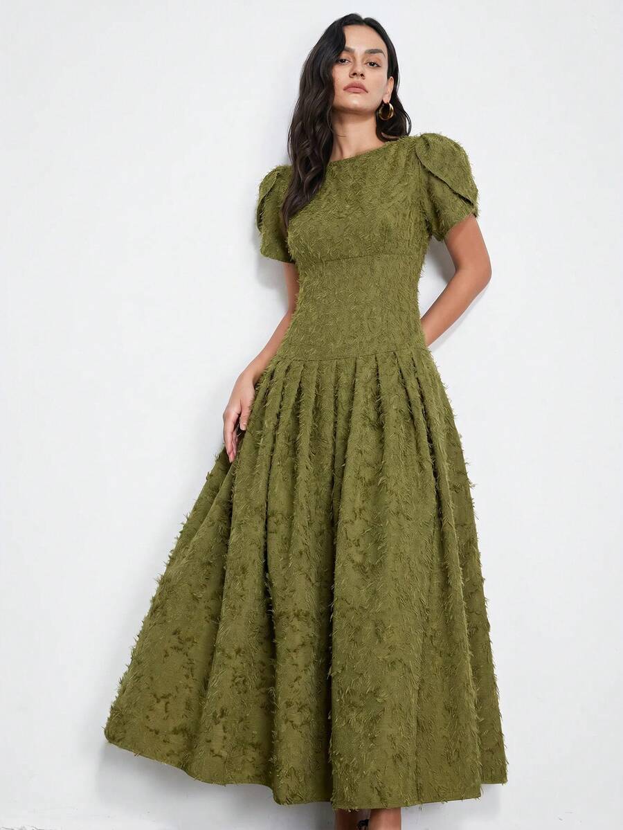 SHEIN فستان صيفي أنيق بلون موحد ونسيج بارز - أخضر عسكري - مشاهدة 1