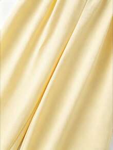 GlowEve CURVE 两件套加大码女士优雅纯色V领刺绣蕾丝镂空露背吊带背心和腰部荷叶边长直筒裤套装 - 淡黃色 - 查看 5