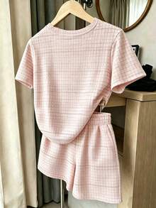 Resyla Setelan 2 Potong Wanita: Kaos Lengan Pendek Leher Bulat Motif Kotak-kotak dan Huruf serta Celana Pendek - MultiWarna - View 2
