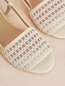 Rosivie Off-White 方頭網格鏤空扣環通勤百搭平底女款涼鞋 - 奶白 - 查看 4