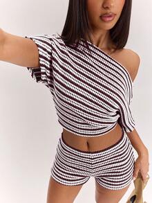 SHEIN BAE 女款棕色條紋不對稱領上衣與短褲套裝 - 巧克力棕 - 查看 3