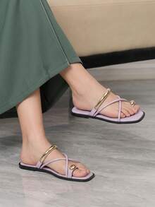Sleekvia Chanclas planas cómodas y resistentes al desgaste para mujer, versátiles, con detalles metálicos, para exterior - Morado Violeta - Ver 3