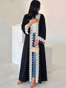 Yasmyna 女款黑色編織長袖白色水溶性蕾絲拼接優雅浪漫阿拉伯式長袍 - 黑色 - 查看 6