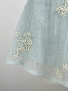 Elamini 白色 3D 刺繡亮面布料 柔軟性感風格 清新夢幻藍 夏季女款裙 - 淺藍色 - 查看 5
