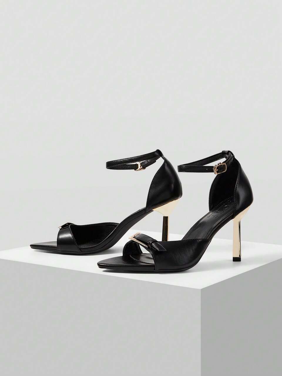 WOMEN'S NEW FRENCH POINTED BUCKLE BLACK STILETTO SANDALS, BLACK VERSATILE FASHION, SEXY AND ELEGANT TEMPERAMENT WITH FAIRY STYLE SHOES