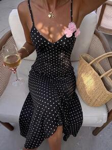 Sunnyshic Robe maxi à col en V avec bretelles spaghetti, dos nu, taille cintrée et imprimé à pois en tricot noir avec décoration florale 3D rose. Robe d'été, de plage, de pays, élégante et douce, polyvalente pour les femmes - Noir - Voir 3