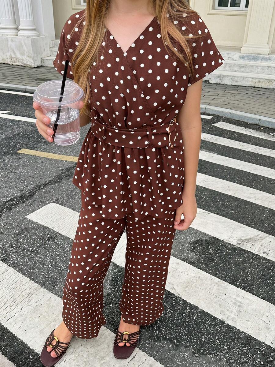 SHEIN Conjunto de 2 piezas para niñas preadolescentes con blusa de top con estampado de lunares marrones, cintura ceñida y decoración de hebilla metálica + pantalones holgados de pierna ancha, conjunto elegante y casual para ocasiones formales & casuales - Marrón - Ver 1