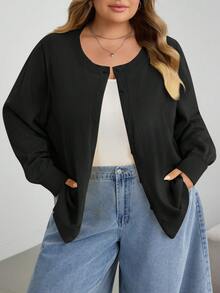 SHEIN CURVE+ 大尺碼女款休閒純色圓領長袖寬鬆剪裁上衣 - 黑色 - 查看 3