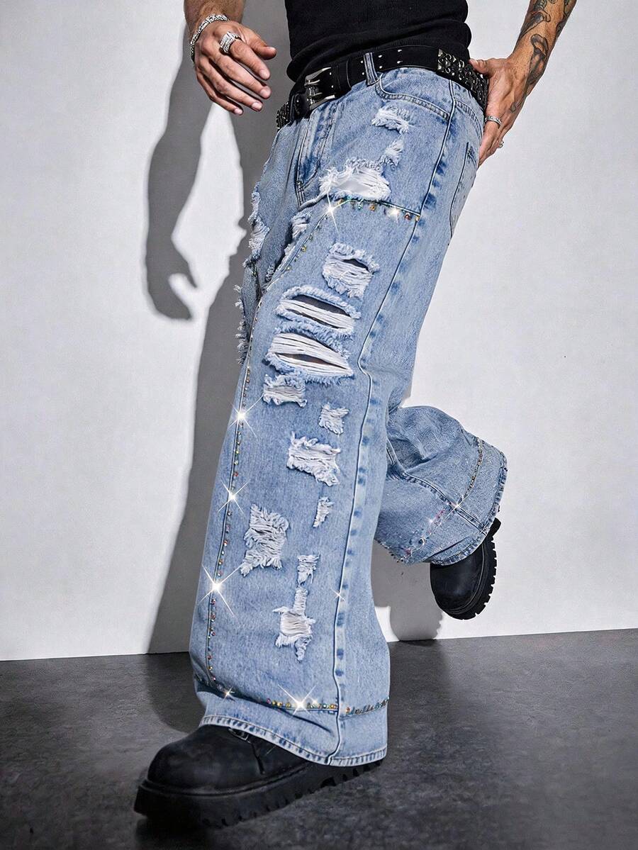 ROMWE MEN Celana Jeans Pria Gaya Y2K Model Lebar, Jeans Biru Muda Pudar dengan Efek Sobek dan Usang, Hiasan Rivet Warna-warni, Jeans Gaya Kargo Longgar Gaya Jalanan, Jeans Pria untuk Semua Musim. - Biru - View 1