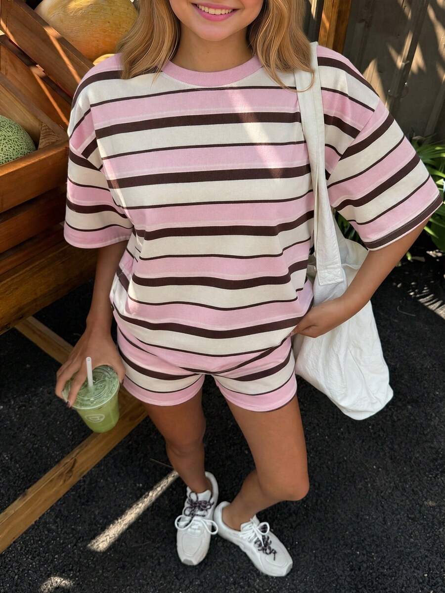 SHEIN 少女粉色系上衣與綁腰短褲2件式休閒可愛套裝,夏季度假通勤,對比條紋印花T恤,度假風 - 粉色 - 查看 1
