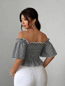 SHEIN LUNE CURVE 大尺碼女款性感商務休閒 70 年代度假風夏季黑白印花露肩荷葉邊下擺前領蝴蝶結裝飾襯衫 早午餐穿搭 - 黑與白 - 查看 2