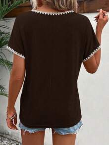 SHEIN Frenchy 休閒極簡深色 T 恤 95% 棉 夏季適用 刺繡貝殼花 - 棕色 - 查看 2