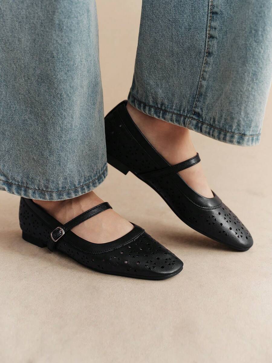 Rosivie Sepatu Flat Wanita - Hitam - View 1
